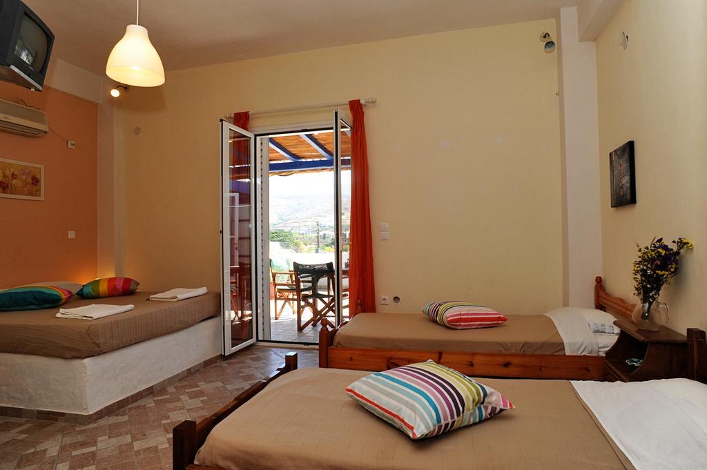Apartmán Pansion Andreas Tínos Pokoj fotografie